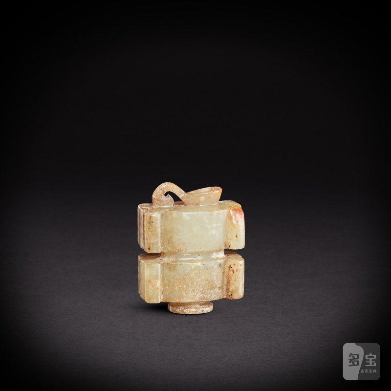 A white jade 'sinan' pendant, Han dynasty | 漢 白玉司南形珮 - 图2